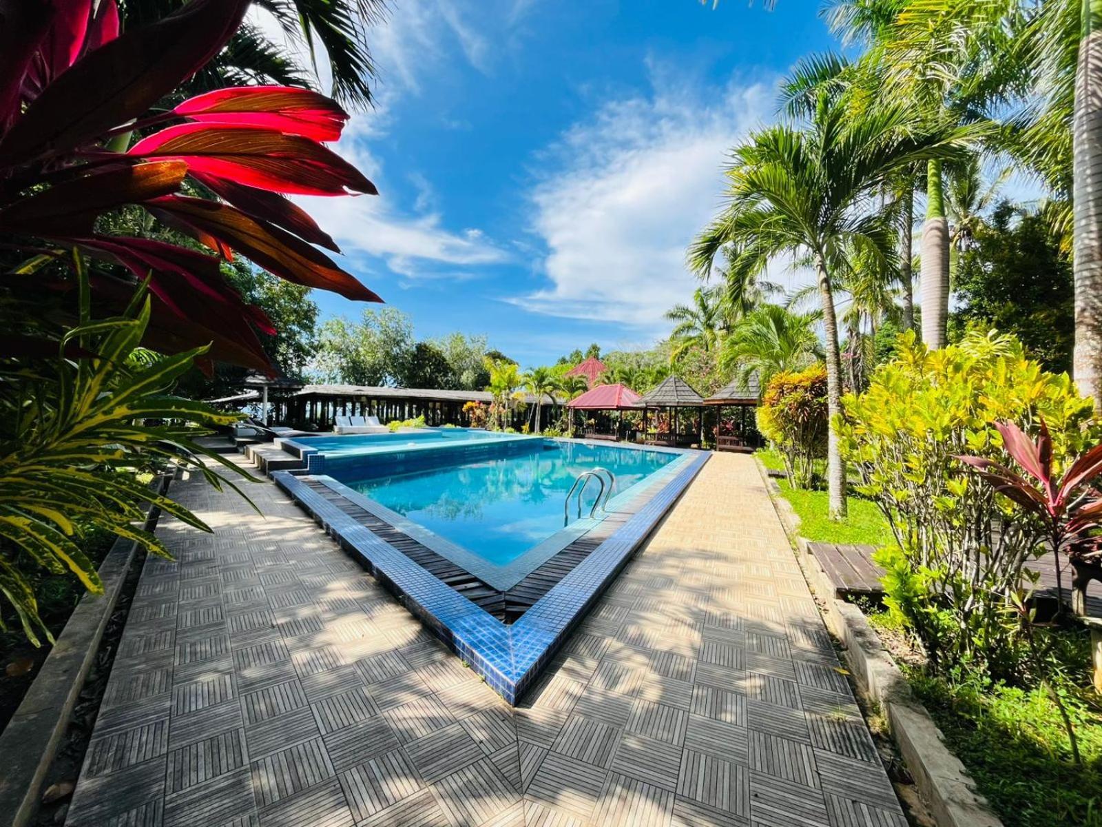 Kasuari Valley Beach Resort Sorong Exterior foto
